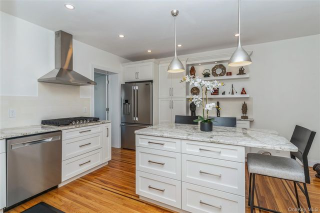 14839 60th Avenue, Flushing, NY 11355