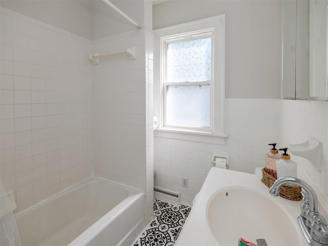 204 Nelson Avenue, Kalamazoo, MI 49006