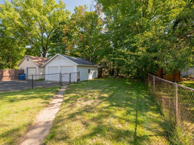 204 Nelson Avenue, Kalamazoo, MI 49006