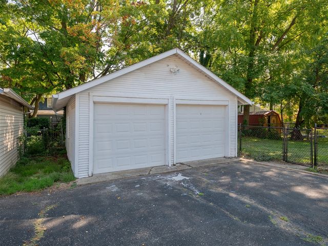 204 Nelson Avenue, Kalamazoo, MI 49006