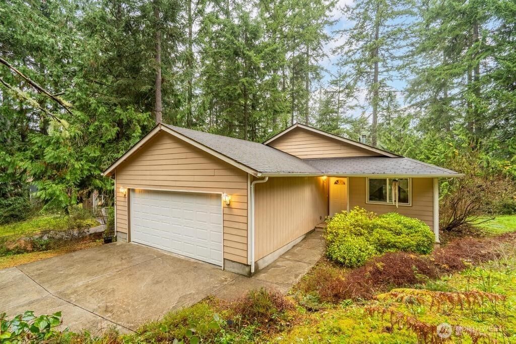 22442 Blue Lake Court SE, Yelm, WA 98597
