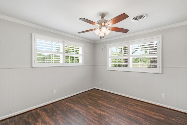 117 Bryan Street, Jacksboro, TX 76458