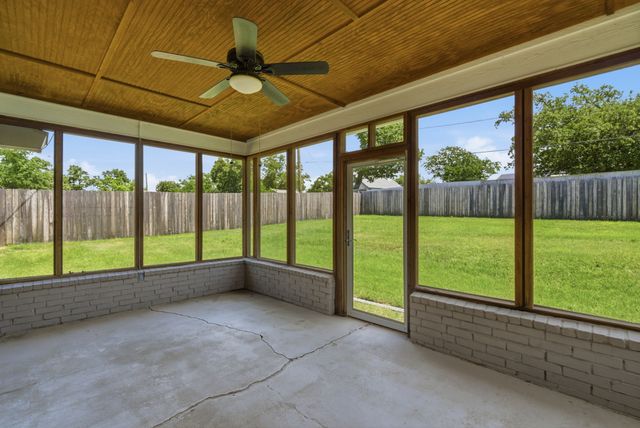 117 Bryan Street, Jacksboro, TX 76458