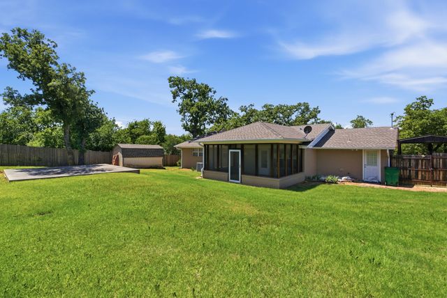 117 Bryan Street, Jacksboro, TX 76458