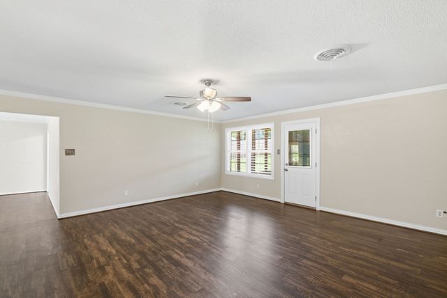 117 Bryan Street, Jacksboro, TX 76458