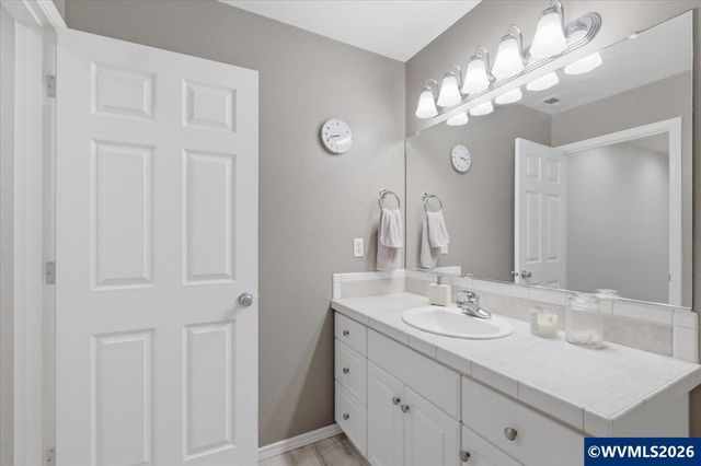 2810 Hoover Av NW, Salem, OR 97304