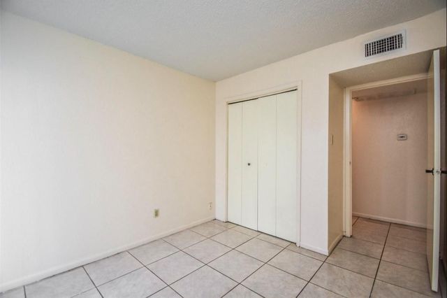 2818 S Bartell Drive S 6, Houston, TX 77054