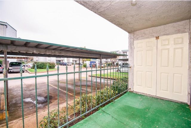 2818 S Bartell Drive S 6, Houston, TX 77054