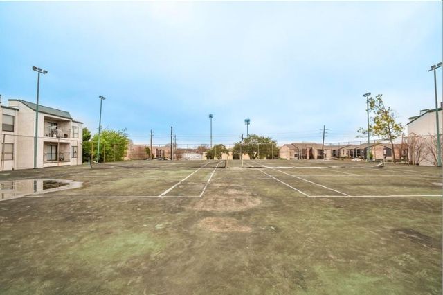 2818 S Bartell Drive S 6, Houston, TX 77054