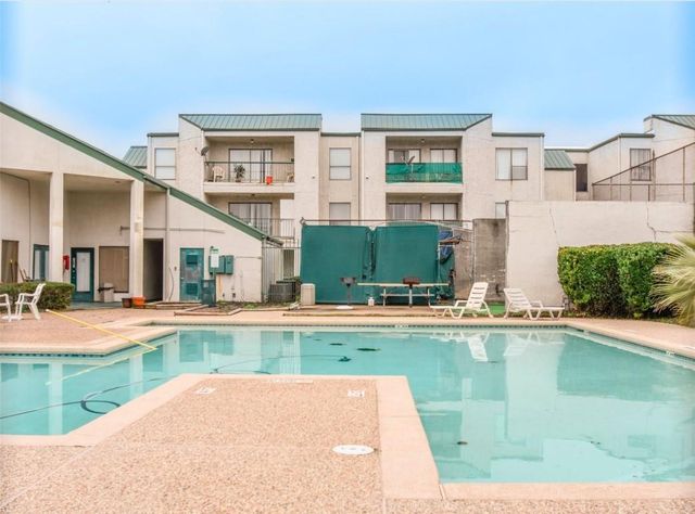 2818 S Bartell Drive S 6, Houston, TX 77054