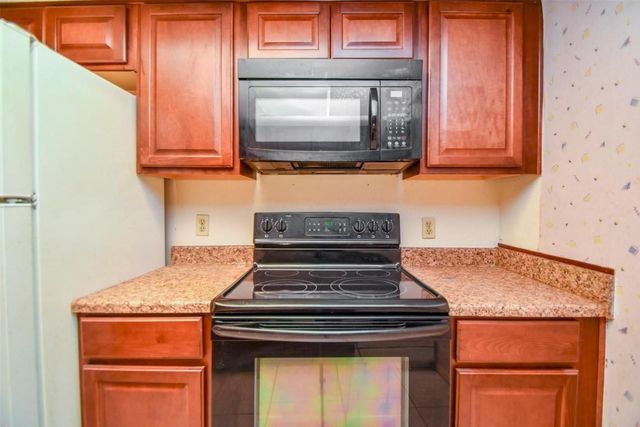 2818 S Bartell Drive S 6, Houston, TX 77054