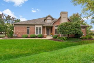 17 Shadow Creek Circle, Palos Heights, IL 60463