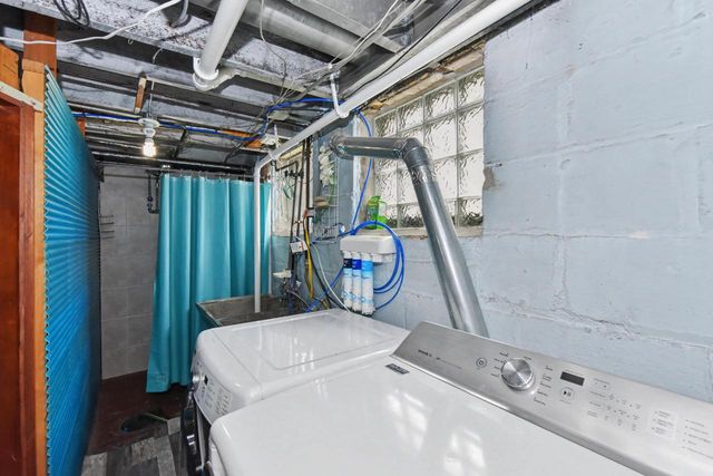 2348 S 84th STREET, West Allis, WI 53227