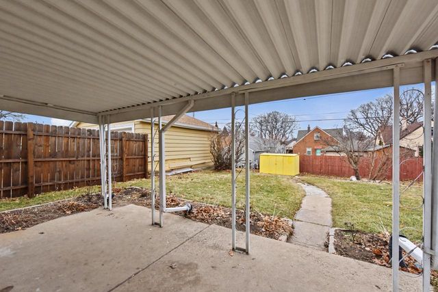 2348 S 84th STREET, West Allis, WI 53227