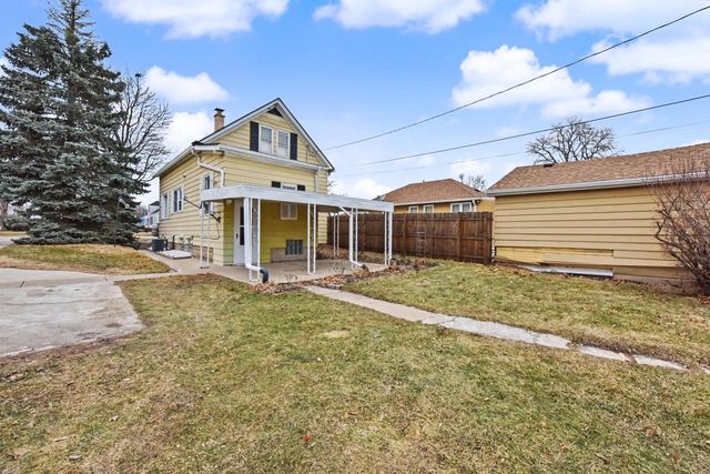 2348 S 84th STREET, West Allis, WI 53227