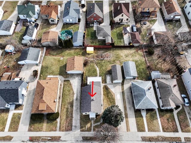 2348 S 84th STREET, West Allis, WI 53227