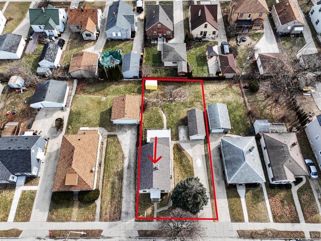 2348 S 84th STREET, West Allis, WI 53227