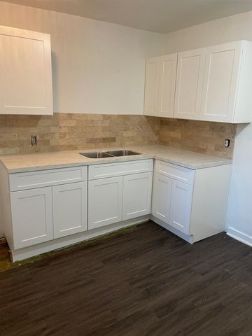 5225 Anzio Road, Houston, TX 77033