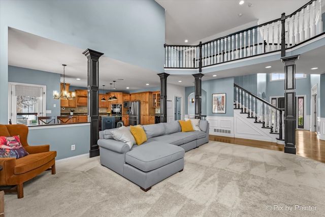 647 Bennett Drive, North Aurora, IL 60542