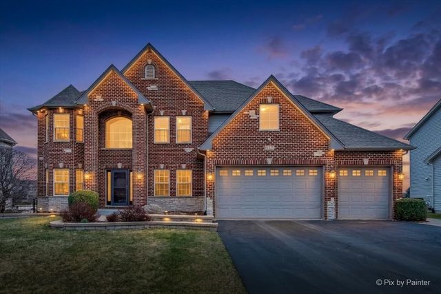 647 Bennett Drive, North Aurora, IL 60542