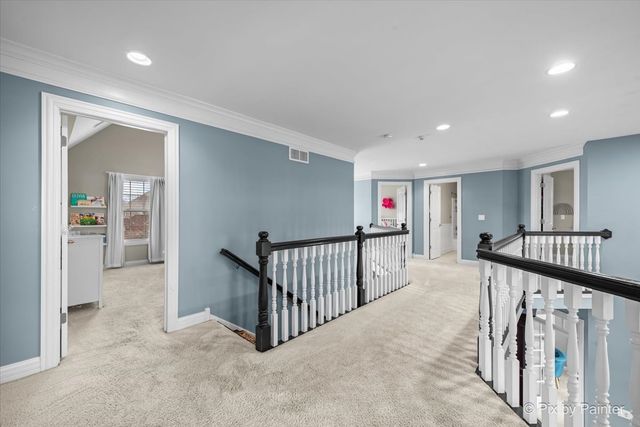 647 Bennett Drive, North Aurora, IL 60542