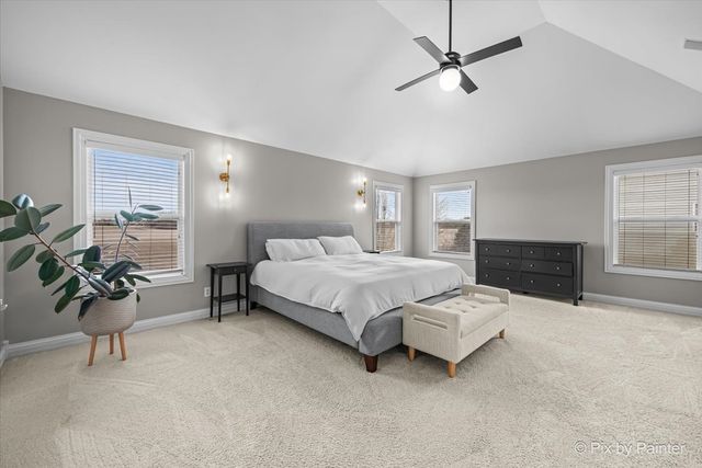 647 Bennett Drive, North Aurora, IL 60542