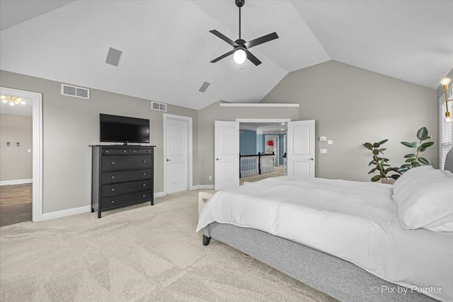 647 Bennett Drive, North Aurora, IL 60542