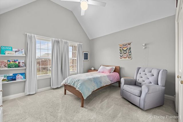 647 Bennett Drive, North Aurora, IL 60542