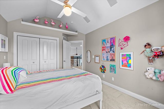 647 Bennett Drive, North Aurora, IL 60542