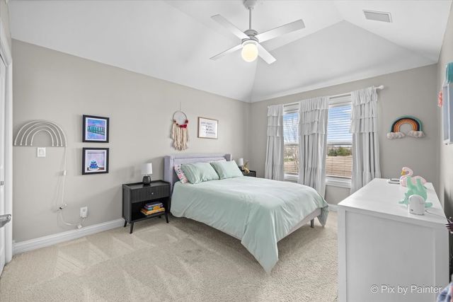 647 Bennett Drive, North Aurora, IL 60542