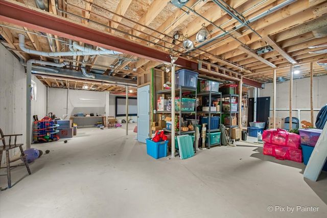 647 Bennett Drive, North Aurora, IL 60542