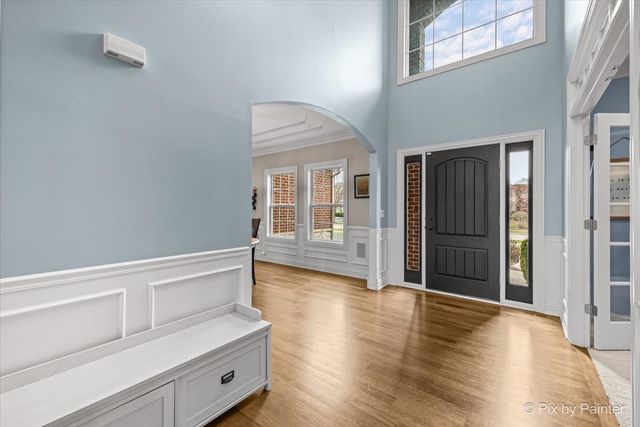 647 Bennett Drive, North Aurora, IL 60542