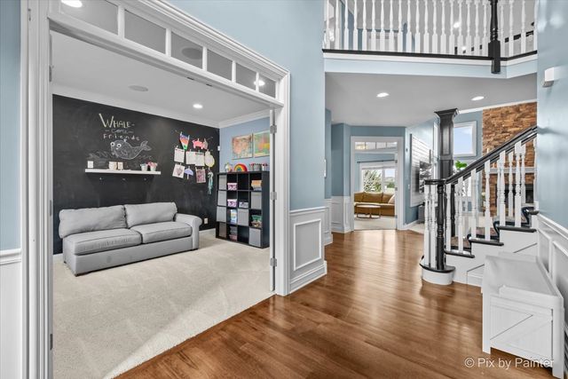 647 Bennett Drive, North Aurora, IL 60542