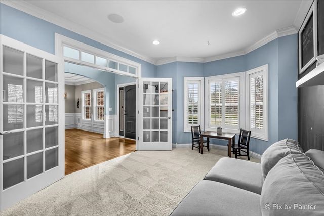 647 Bennett Drive, North Aurora, IL 60542