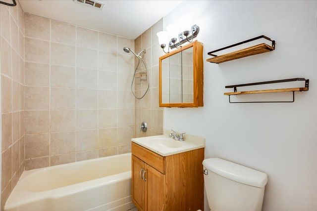 805 E 57th St S, Wichita, KS 67216