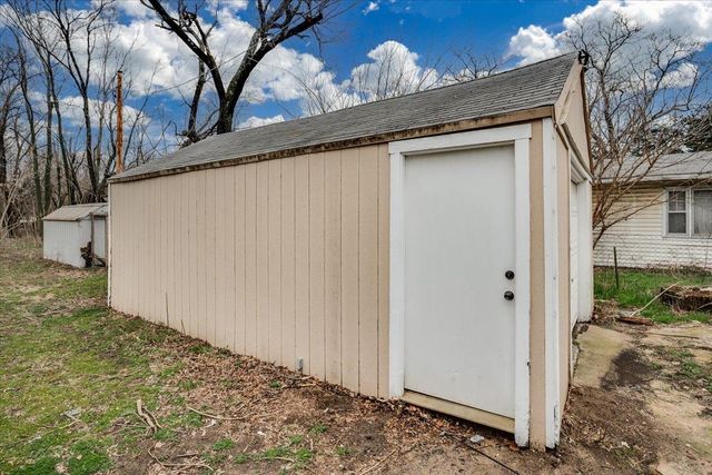 805 E 57th St S, Wichita, KS 67216