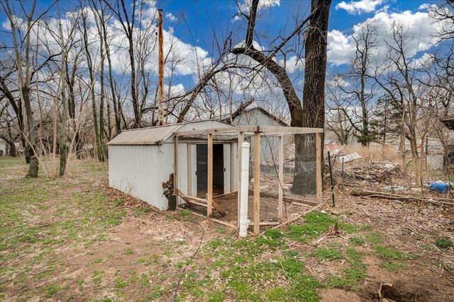 805 E 57th St S, Wichita, KS 67216