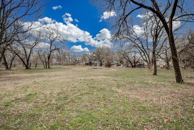 805 E 57th St S, Wichita, KS 67216