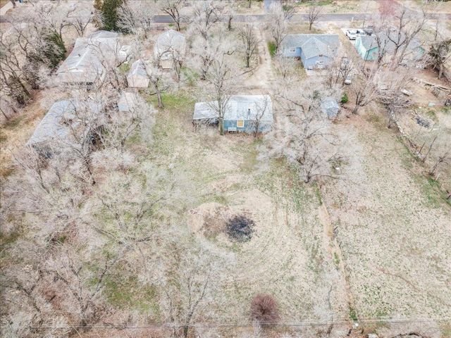 805 E 57th St S, Wichita, KS 67216