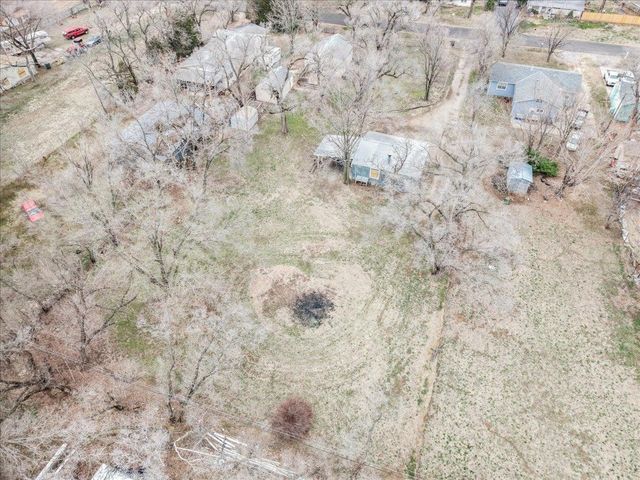 805 E 57th St S, Wichita, KS 67216