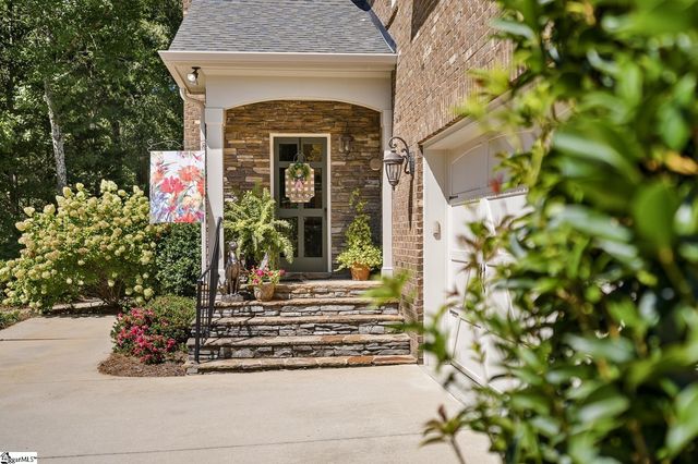 205 Whitworth Way, Simpsonville, SC 29681