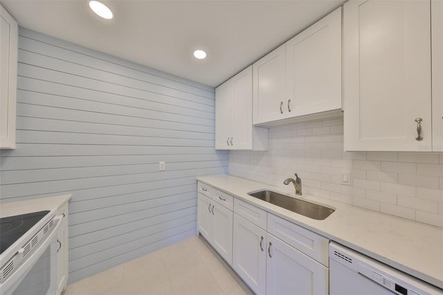 124 GLOUCESTER BOULEVARD 355J, Sun City Center, FL 33573