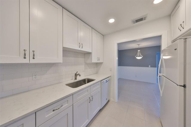 124 GLOUCESTER BOULEVARD 355J, Sun City Center, FL 33573