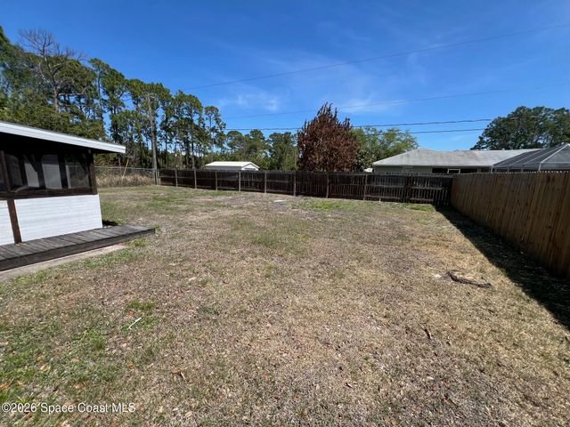 1515 Hamilton Avenue SW, Palm Bay, FL 32908