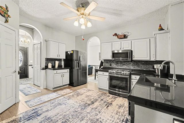 10212 GRANT CREEK DRIVE, Tampa, FL 33647