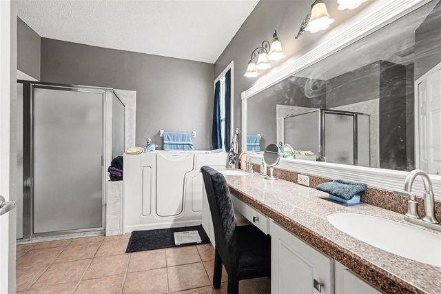 10212 GRANT CREEK DRIVE, Tampa, FL 33647