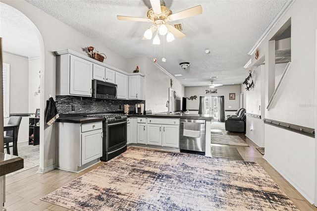 10212 GRANT CREEK DRIVE, Tampa, FL 33647