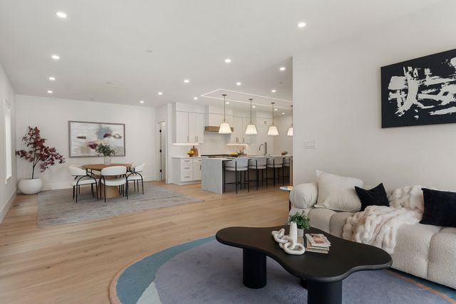 421 E. 6th St TH1, Boston, MA 02127