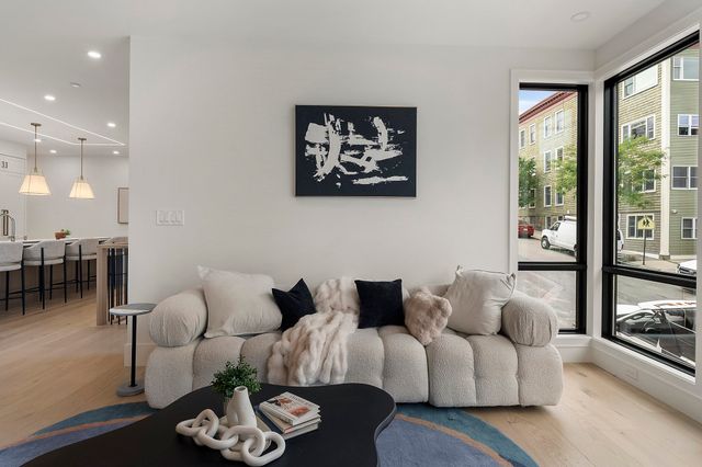 421 E. 6th St TH1, Boston, MA 02127