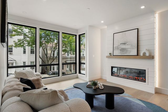421 E. 6th St TH1, Boston, MA 02127